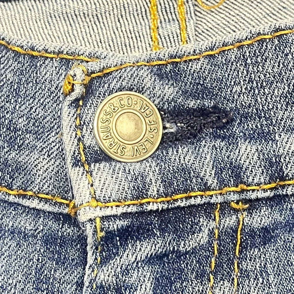 Levi's 559 Straight Leg Jeans Mens 32x34 Blue Denim Cotton Streetwear Distressed
